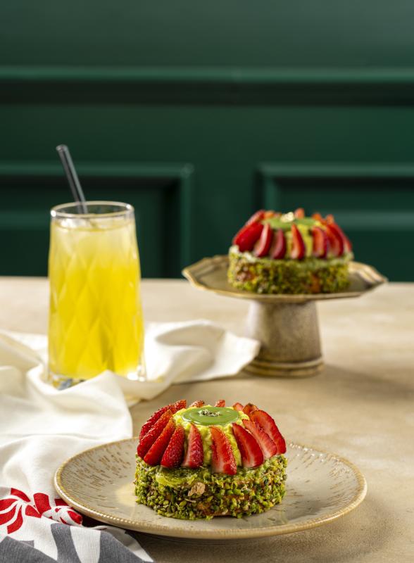 Çilekli dubai tart